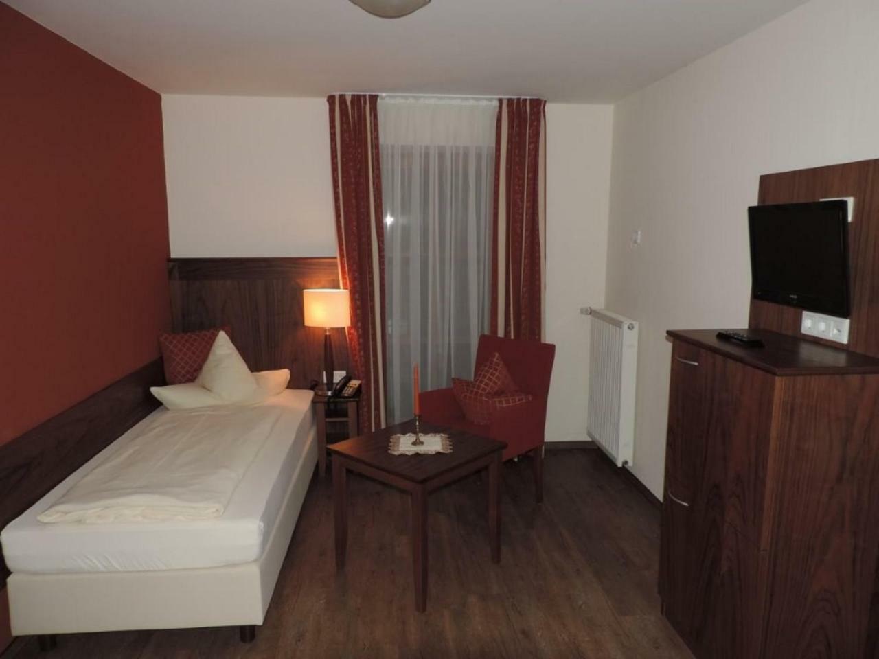 Hotelgasthof Zur Sonne 바트고깅 외부 사진