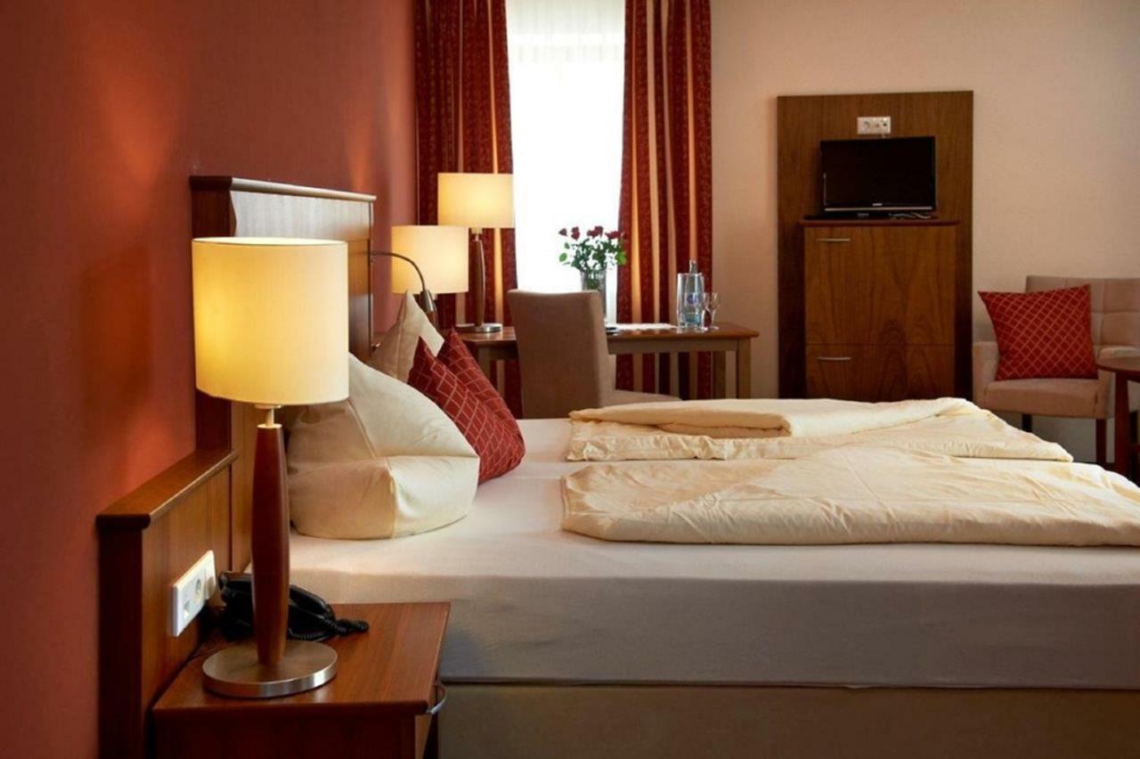 Hotelgasthof Zur Sonne 바트고깅 외부 사진