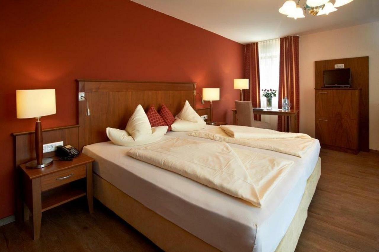 Hotelgasthof Zur Sonne 바트고깅 외부 사진